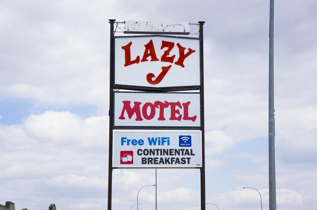 Lazy J Motel Claresholm Exterior photo